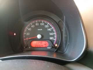 Nissan Pixo 2010-thumb-19