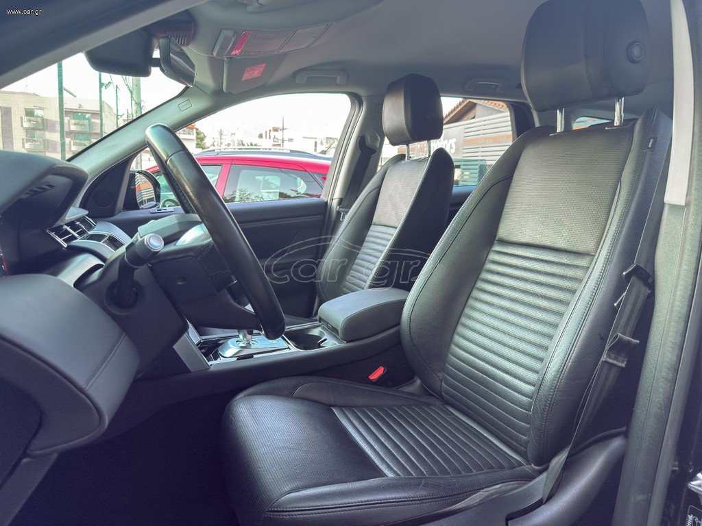 Land Rover Discovery Sport thumbnail 10
