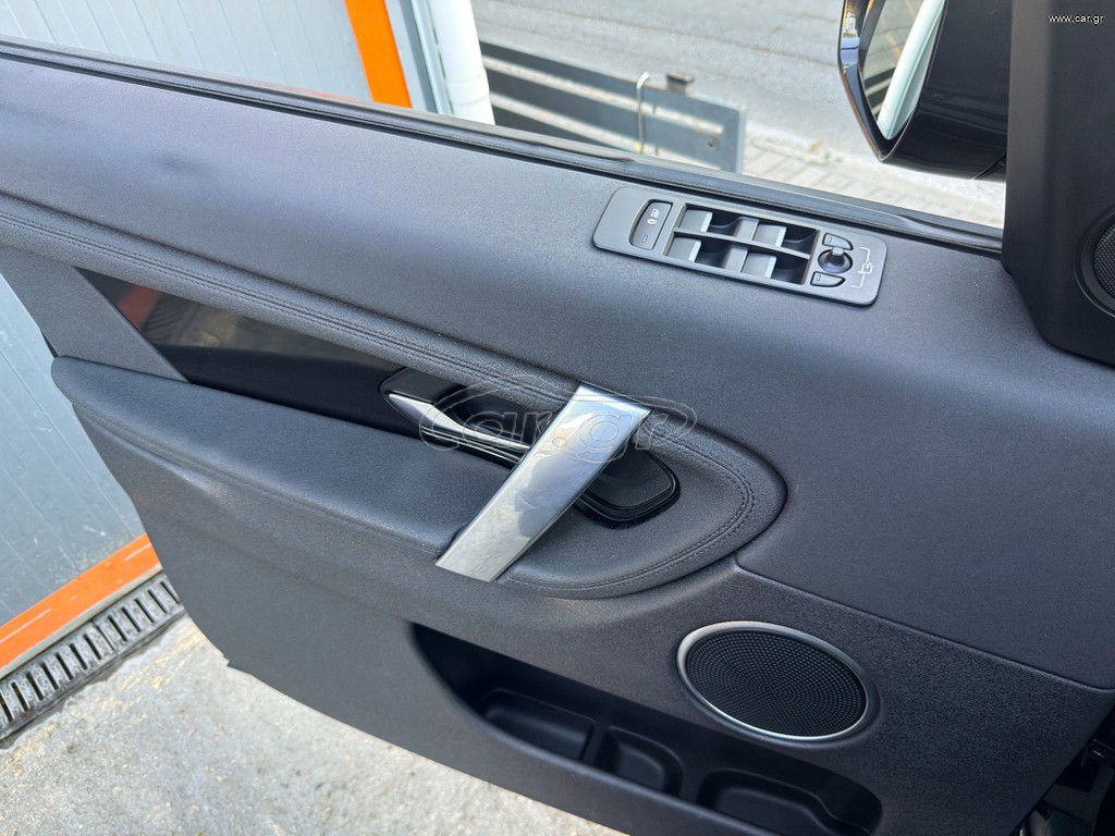 Land Rover Discovery Sport thumbnail 17