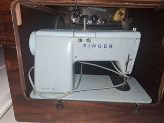 Έπιπλο ραπτομηχανή Singer, μεταχειρισμένη