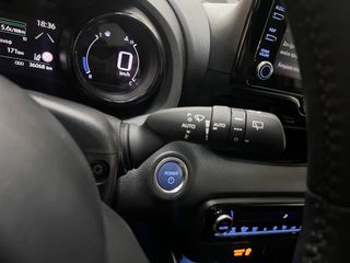 Toyota Yaris 2021 PREMIERE HYBRID PANORAMA JBL-thumb-31