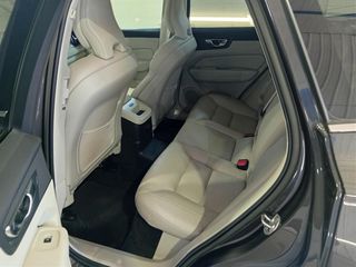 Volvo XC 60 2022 PHEV T6 350 hp Auto AWD Plu 2.0-thumb-11