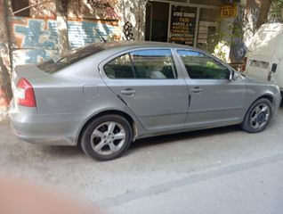 Skoda Octavia 2012-thumb-1