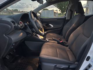 Toyota Yaris 2022 GR Line 125HP-thumb-16