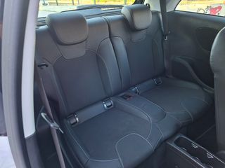 Opel Adam 2015-thumb-14
