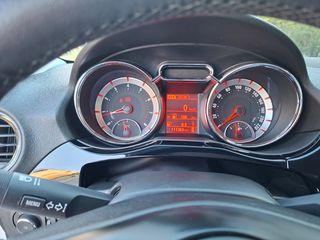 Opel Adam 2015-thumb-17