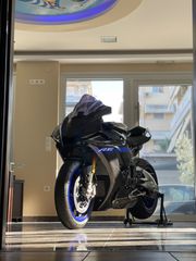 Yamaha YZF-R1M 2023-thumb-4