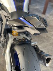 Yamaha YZF-R1M 2023-thumb-6