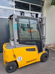 Jungheinrich 2019 EFG320-thumb-3