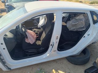 ΑΡΙΣΤΕΡΗ ΜΕΡΙΑ ΓΙΑ HYUNDAI i20 '20-'26.Η ΤΙΜΗ ΕΙΝΑΙ ΕΝΔΕΙΚΤΙΚΗ