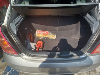 Nissan Almera 2004-thumb-5