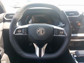 Mg ZS 2026 1.5 MAX HYBRID PLUS EXCLUSIVE AUTO 197HP-thumb-11