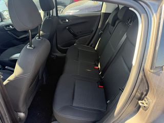 Peugeot 208 2019 1.2   ALLURE 110 HP-thumb-8