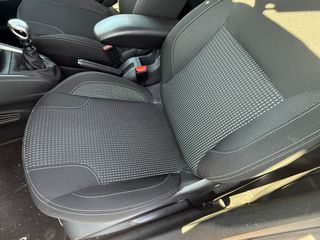 Peugeot 208 2019 1.2   ALLURE 110 HP-thumb-9