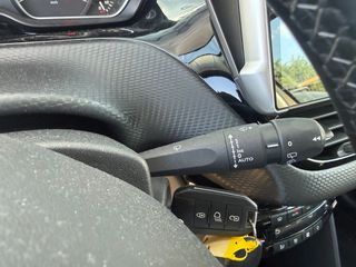 Peugeot 208 2019 1.2   ALLURE 110 HP-thumb-17