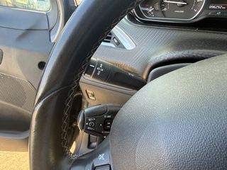Peugeot 208 2019 1.2   ALLURE 110 HP-thumb-18