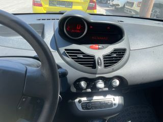Renault Twingo 2012-thumb-8