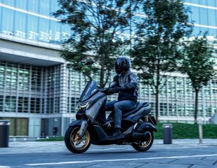 Yamaha NMAX 155 2026 TECH MAX-thumb-5
