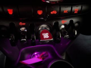 Mini Cooper D 2017-thumb-15