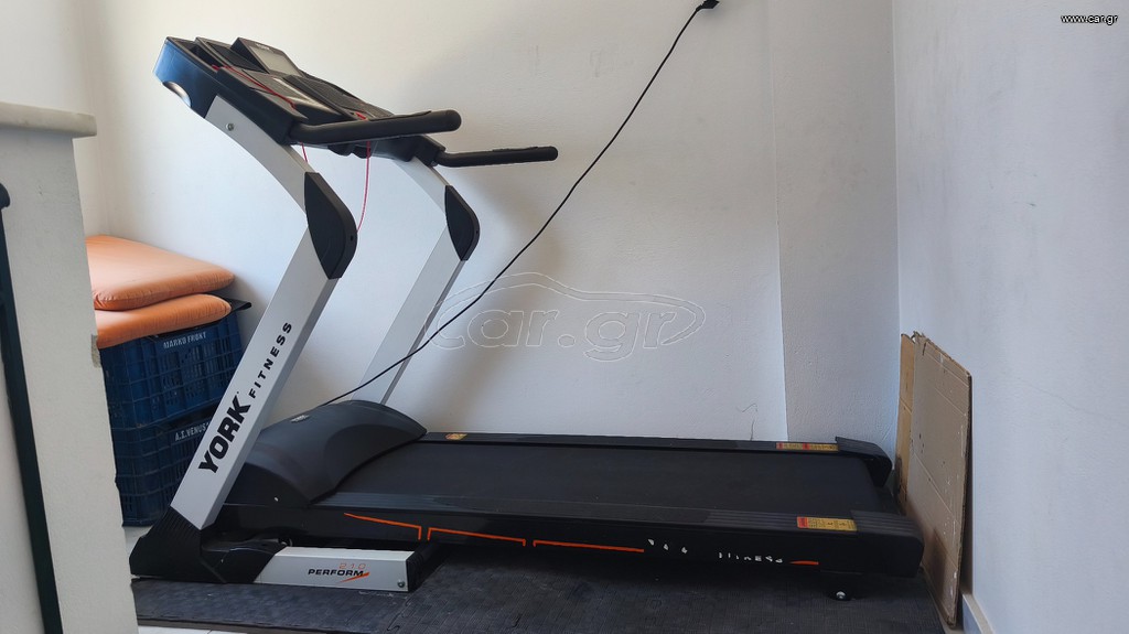 York Perform 210 Treadmill