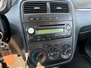 Fiat Punto 2008-thumb-10
