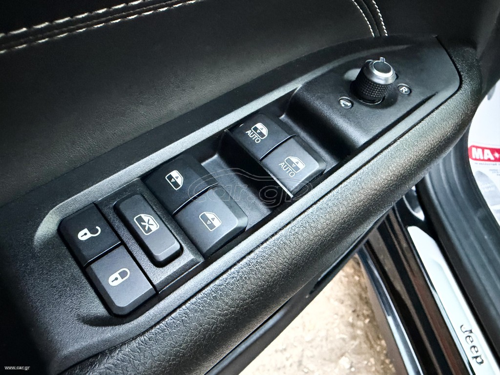 Jeep Compass thumbnail 22
