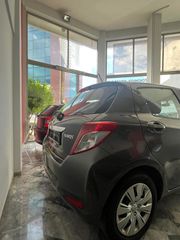Toyota Yaris 2012-thumb-6