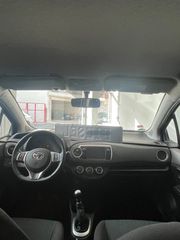 Toyota Yaris 2012-thumb-9
