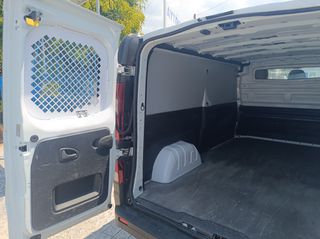 Nissan NV300 2017 L2H1-thumb-11