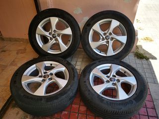 toyota chr-thumb-3