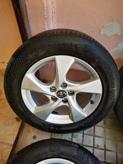 toyota chr-thumb-5