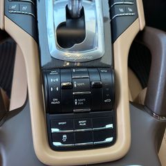 Porsche Cayenne 2015 GTS-thumb-31