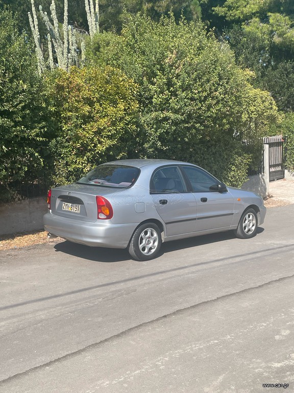 Daewoo Lanos 2000 se
