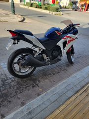 Honda CBR 250 2014-thumb-1