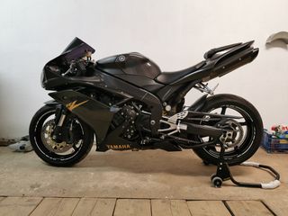 Yamaha YZF-R1 2008-thumb-8