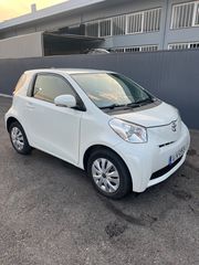 Toyota iQ 2011