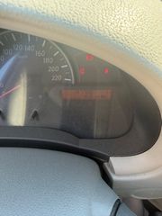Nissan Micra 2012-thumb-5