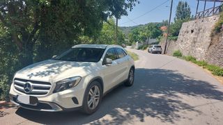Mercedes-Benz GLA 180 2015