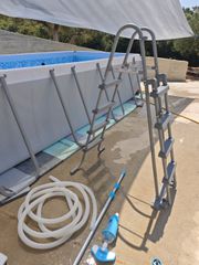 Pool with extra equipment-thumb-9