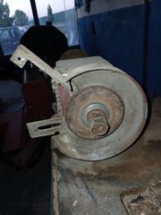 Τροχός με βούρτσα καθάρισμα ελαστικών-thumb-2