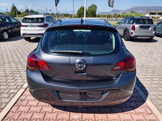Opel Astra 2012-thumb-3