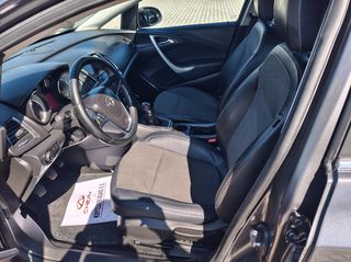 Opel Astra 2012-thumb-8