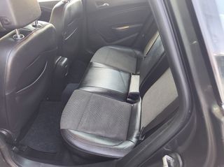 Opel Astra 2012-thumb-15