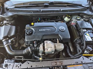 Opel Astra 2012-thumb-16