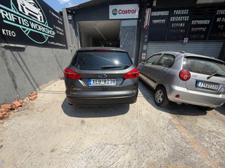 Ford Focus 2018-thumb-2