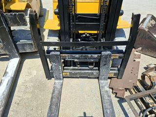 Mitsubishi 2000 FD25      FD50    FD25-thumb-4
