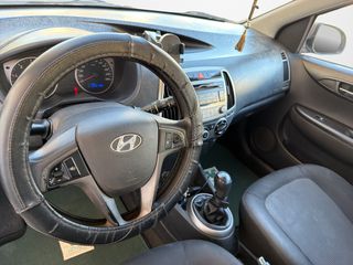 Hyundai i 20 2013 CRDI DIESEL-thumb-11