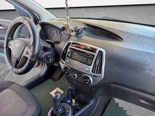 Hyundai i 20 2013 CRDI DIESEL-thumb-16