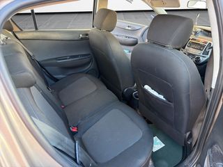 Hyundai i 20 2013 CRDI DIESEL-thumb-19