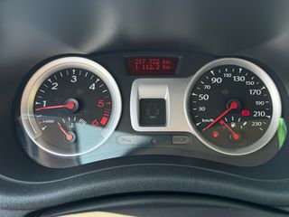 Renault Clio 2010-thumb-8